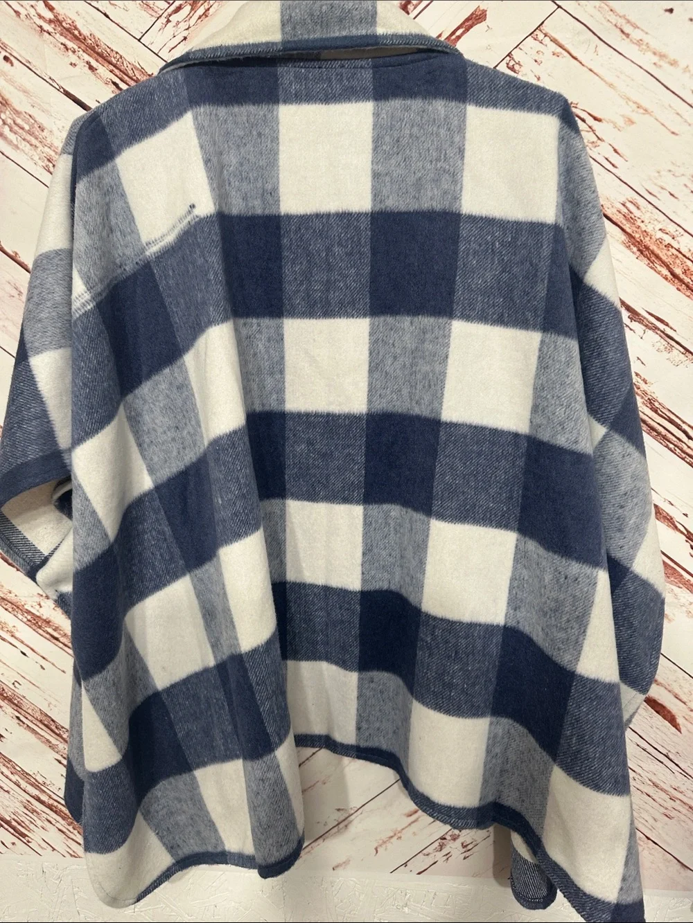 NWT Vince Camuto Navy and White Check Plaid Wrap